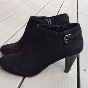 Black Bootie Heals